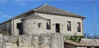 Castello di Lëkurësi nei pressi di Saranda