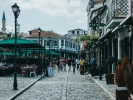 Strade del mercato storico di Korçë