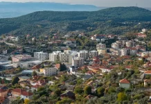 Da Tirana a Krujë senza fretta: bazar, castello e panorami in una giornata